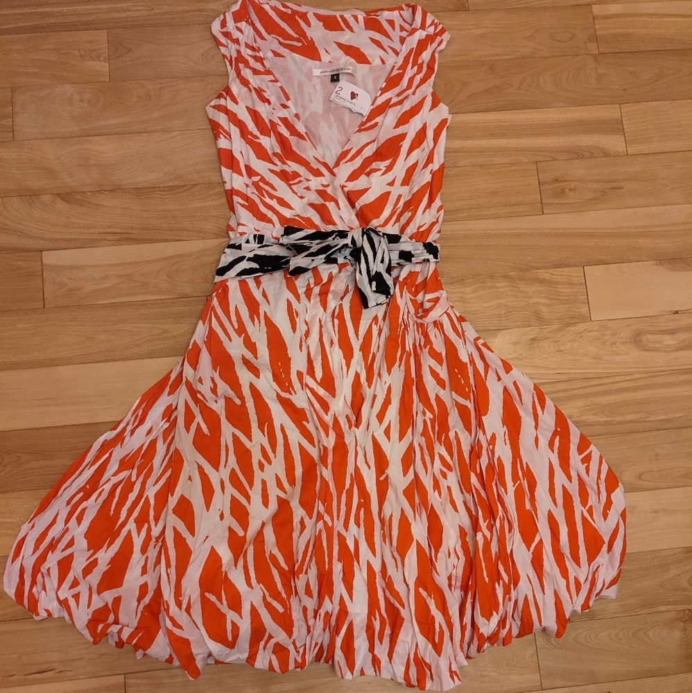 DVF Red Pattern Dress - Picture 2 of 10